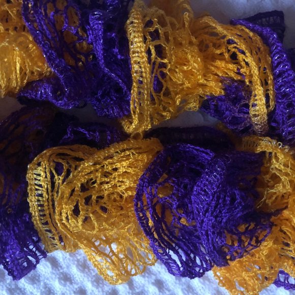 2 for $10!! 🎁 Unique Handmade Ruffled Scarf - Picture 3 of 3